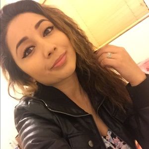 Meet your Posher, Yvette