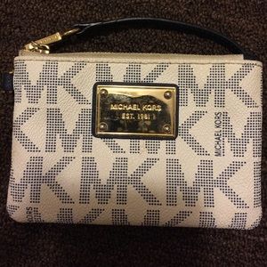 MICHAEL Michael Kors small wristlet