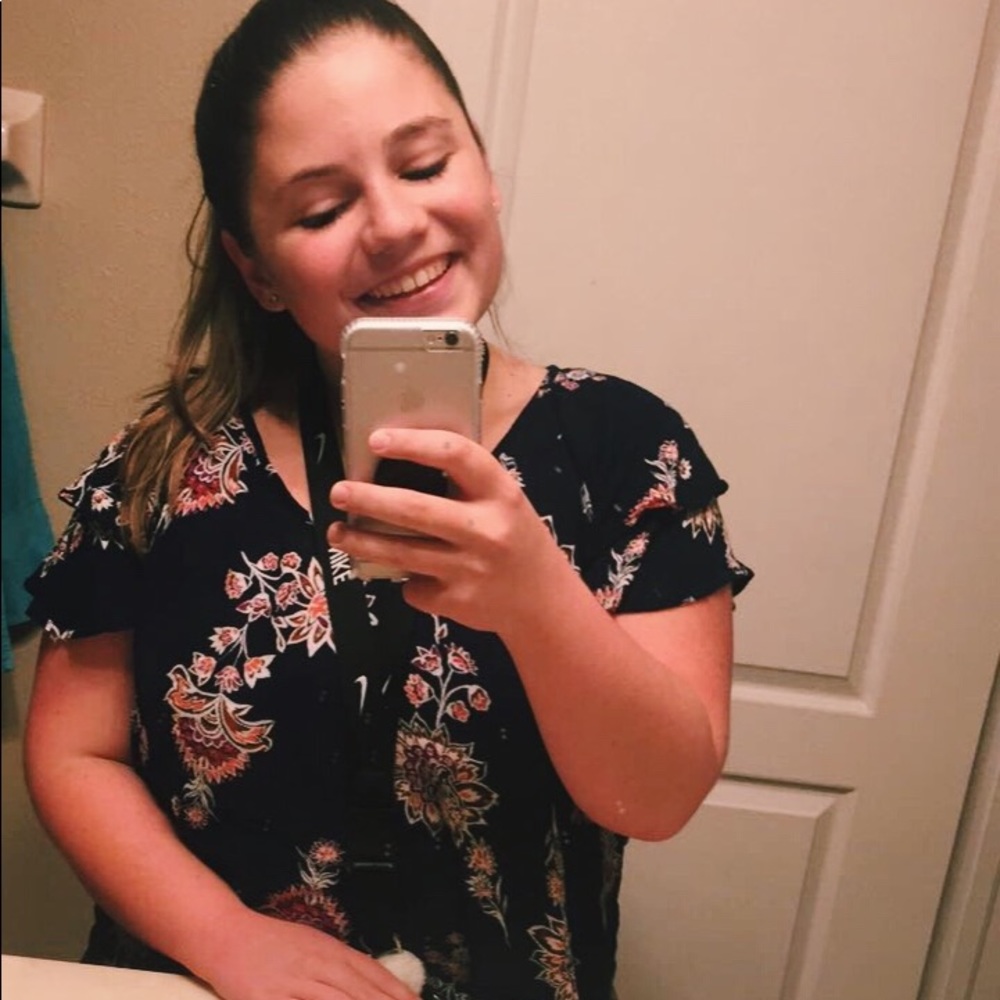 Meet your Posher, Emilee