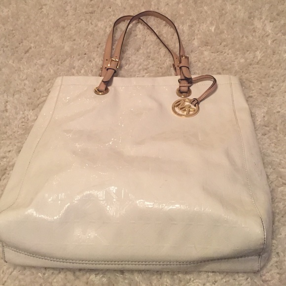 Michael Kors tote. Authentic. - Picture 1 of 4