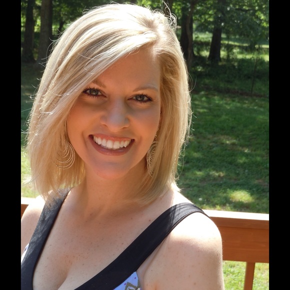 Meet your Posher, Jodie - Picture 1 of 1