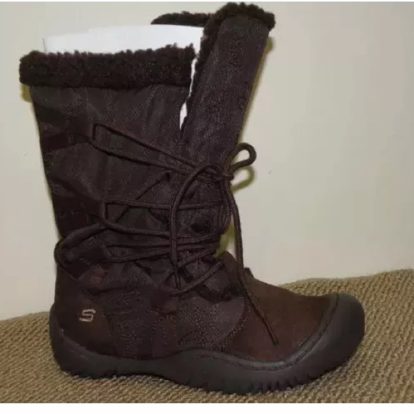 Brand new Sketchers size 6 boots.