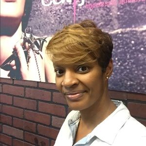 Meet your Posher, Tamela