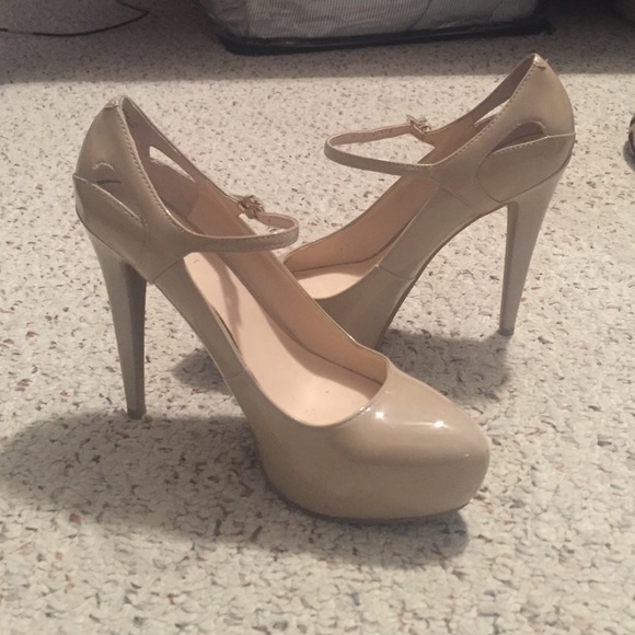 Nine West pumps