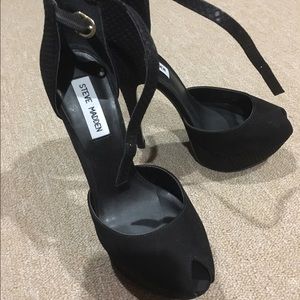 Steve Madden high heels . Purchased and never worn