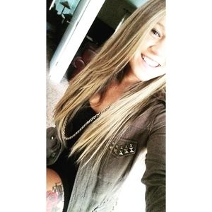 Meet your Posher, Brenna