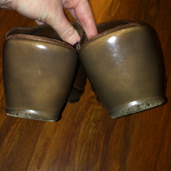 Brown Naturalizer Clogs - Picture 3 of 4