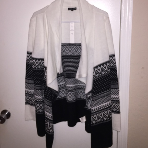 ‼️SALE‼️Black and white cardigan!