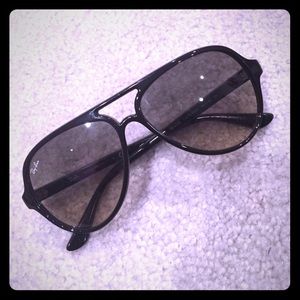 Black Ray-Ban Cats 5000 Classic