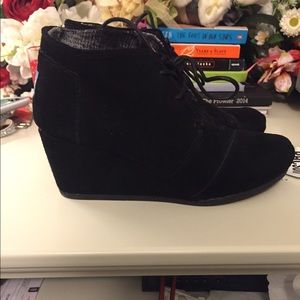 Toms black booties