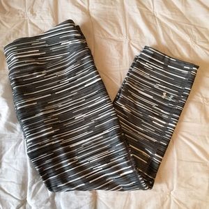 (New) Under Armour cropped leggings