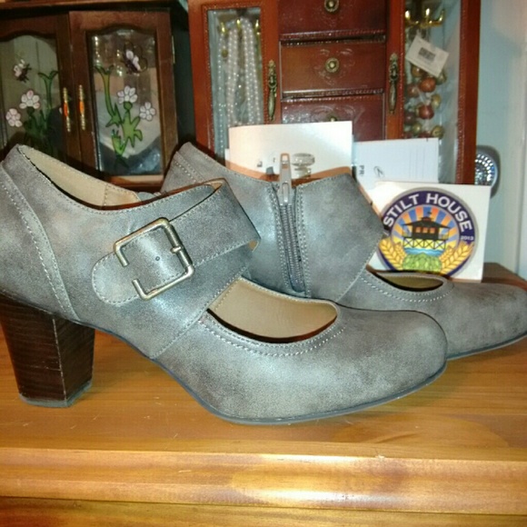 Cute gray heels