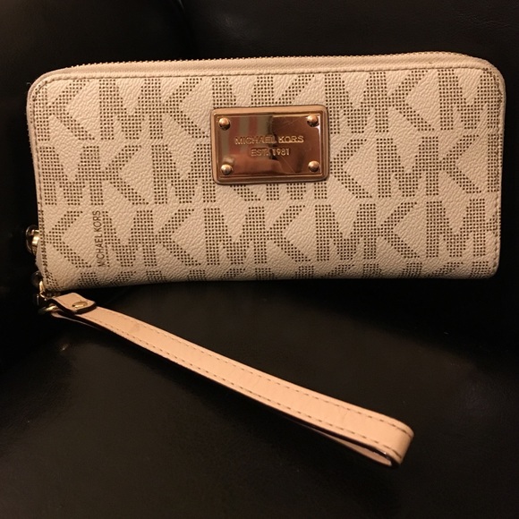 Michael Kors wallet