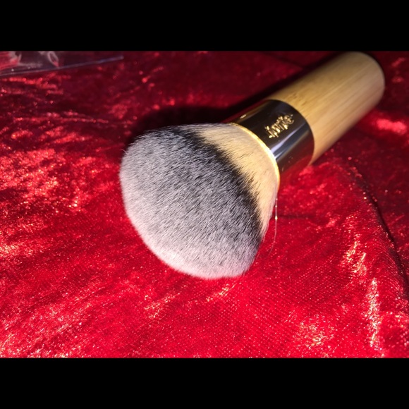 Tarte buffer foundation brush