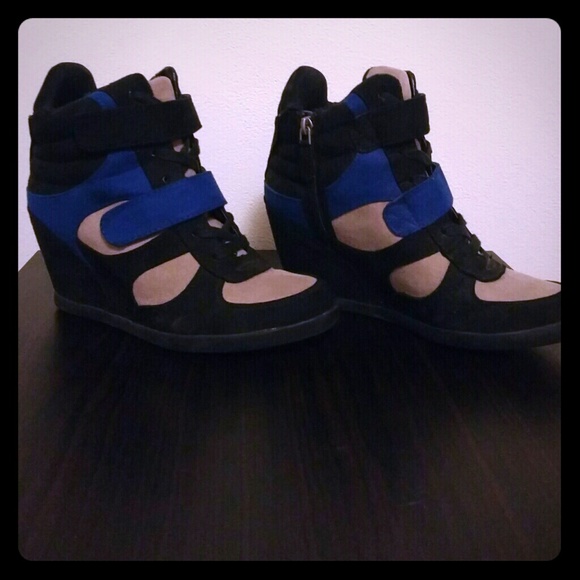 Vera Wang Wedge Sneakers