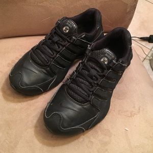 Black nike shocks