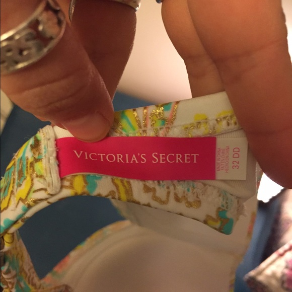 Victoria secret swim top - Picture 2 of 3