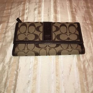 Coach wallet in good condition.