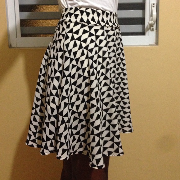 Skirt - Picture 2 of 2