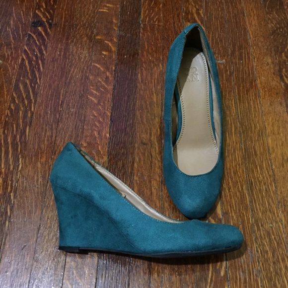 NY&Co Suede Wedges