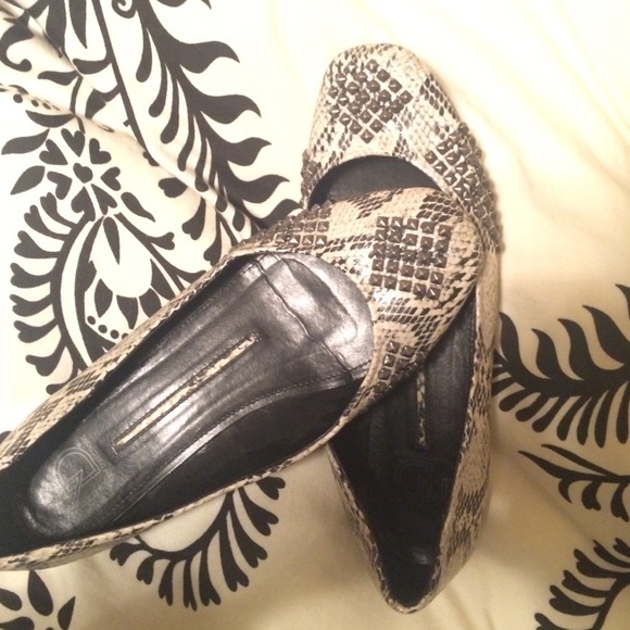 Snake skin flats