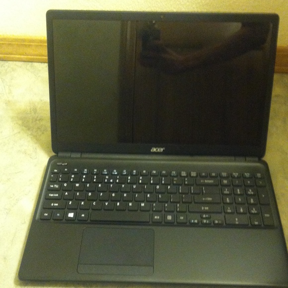 Acer Aspire E1 series laptop. Pretty new. - Picture 2 of 2