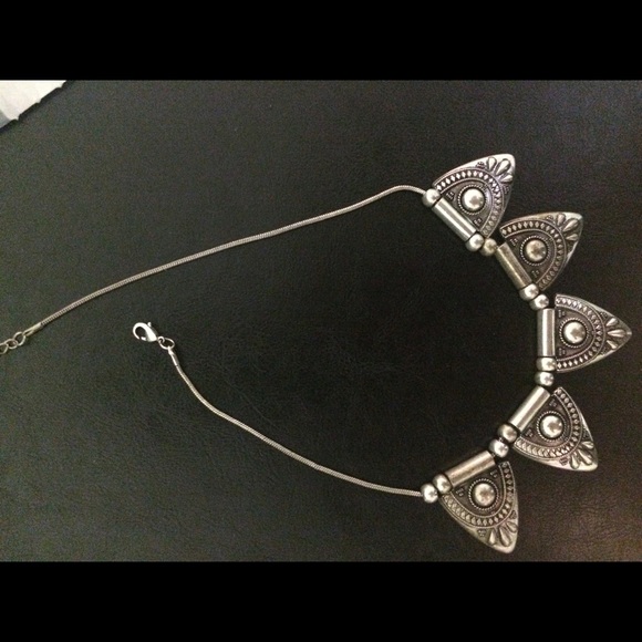 Silver statement neckless - Picture 3 of 3