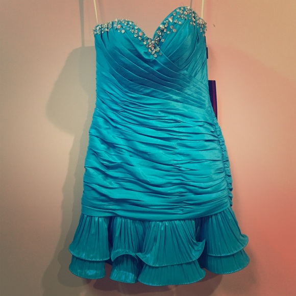 Allure Nightmoves Prom Dress! 💃🏽