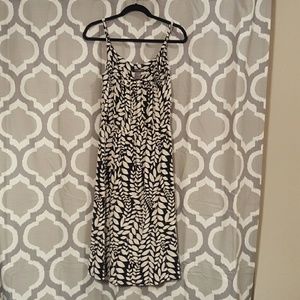 Cute Black & Cream Dress