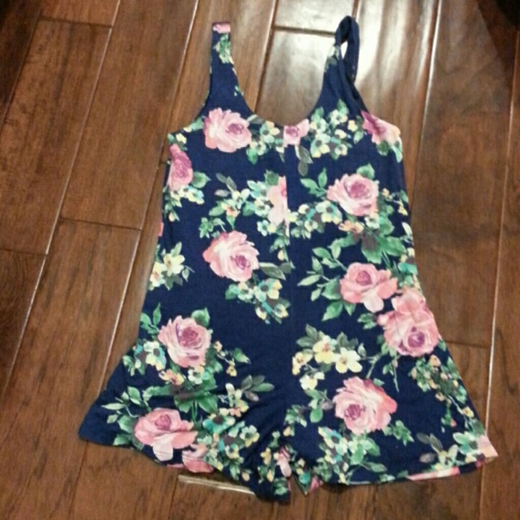 Lily white floral  romper  juniors