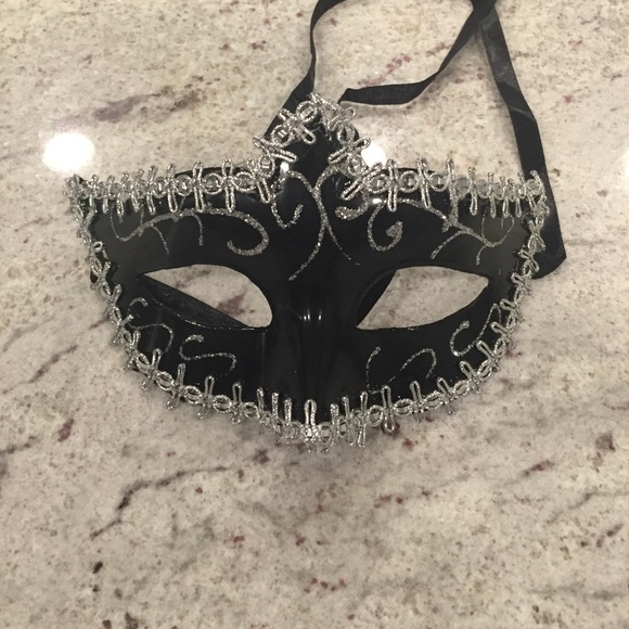 Masquerade mask