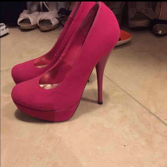 Pink heels - Picture 2 of 2