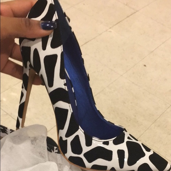 Size 7 brand new never worn pump - Picture 2 of 2