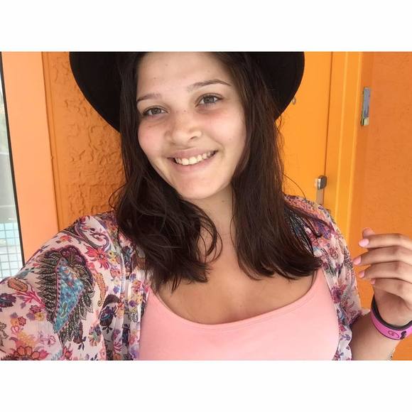 Meet your Posher, Gabrielle - Picture 1 of 1