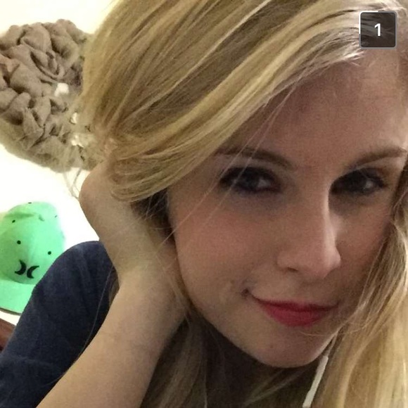 Meet your Posher, Emily - Picture 1 of 1