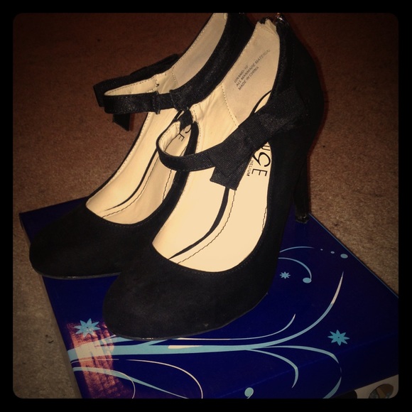 ROUGE black suede heels