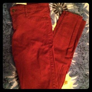 NEW Cute burgundy Hollister skinny jeans