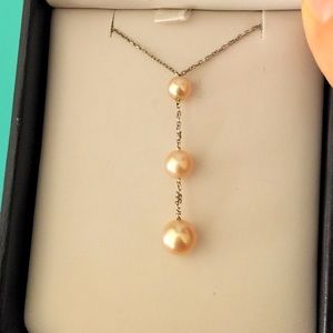 Elegant pink pearl necklace