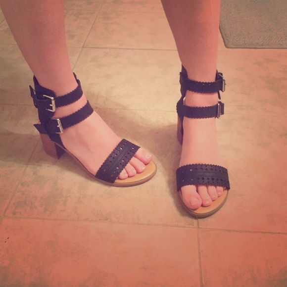 Wild diva black sandals