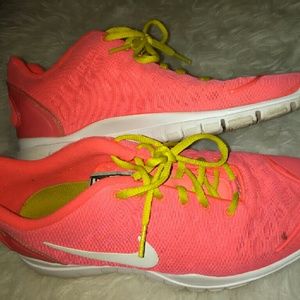 Nike free tr trainer pink yellow roshe nmd air max