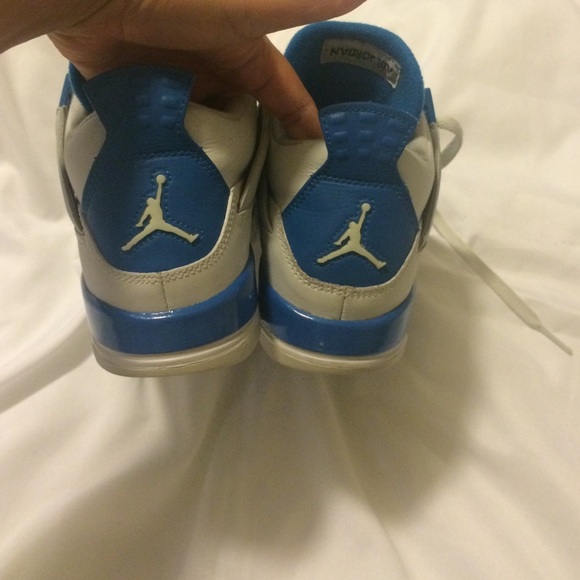 Jordan size 6 youth - Picture 3 of 4
