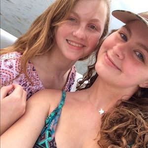 Meet your Posher, Julia