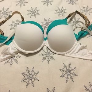 VS PINK 32C Bra Bundle