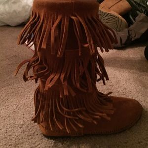 Minnetonka fringe boots