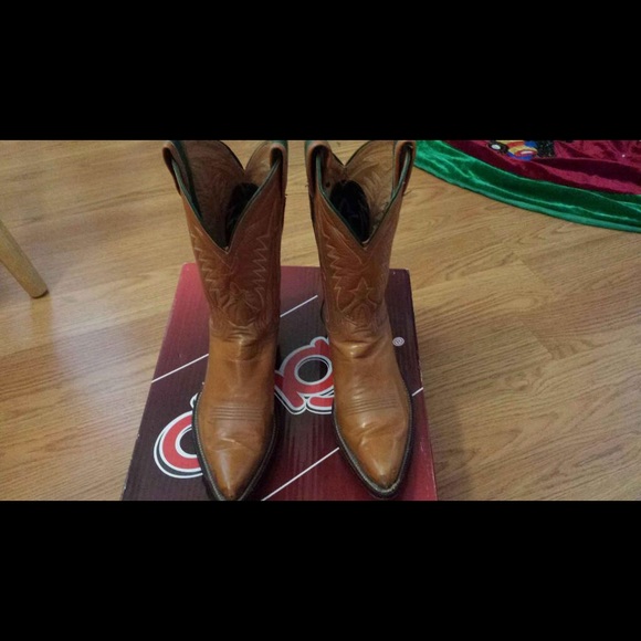 New tommy Bahamas cowgirl boots