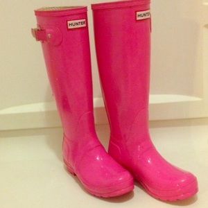 Super cute pink hunter boots!