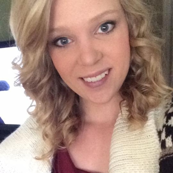 Meet your Posher, Abigail