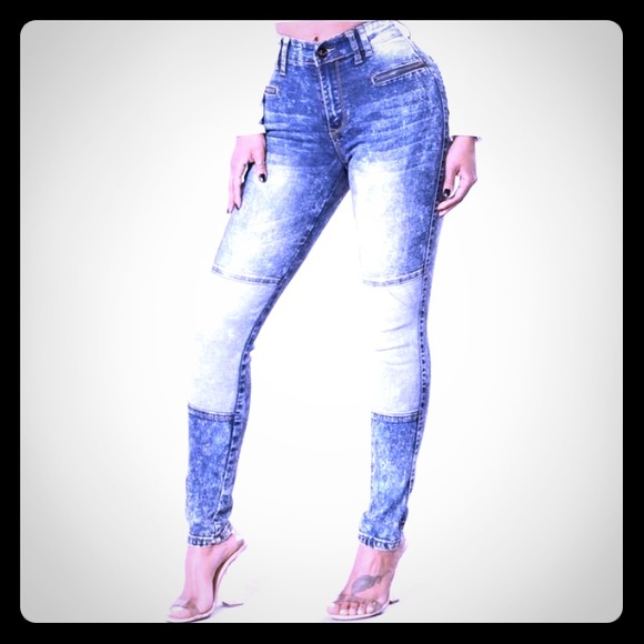 SOLD High-waisted jeans - Picture 1 of 4