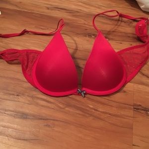 Red Gilly Hicks push up bra