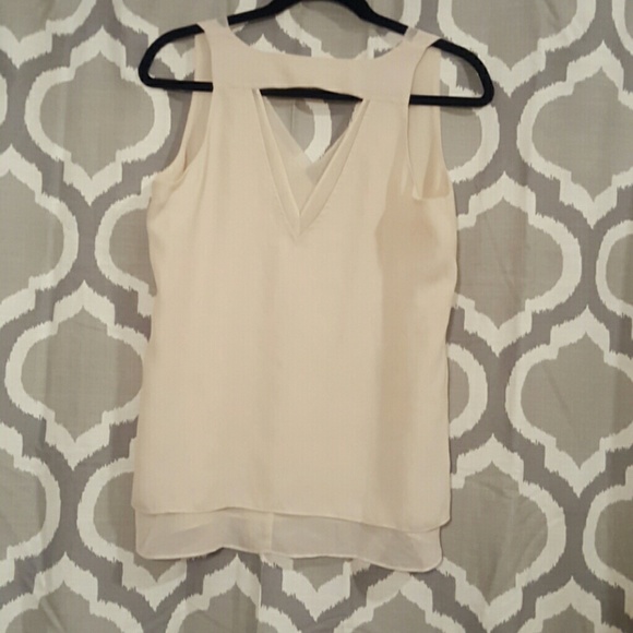Cute top! - Picture 2 of 2